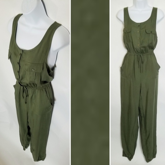 Loose Fit Jumpsuit - Picture 4 of 5